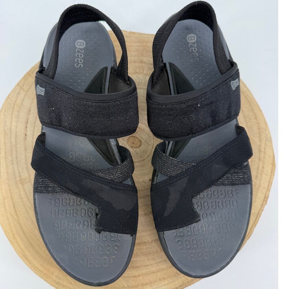 Bzees Call Me Strappy Comfort Sandals 9 Black Metallic Stretch Casual Minimalist